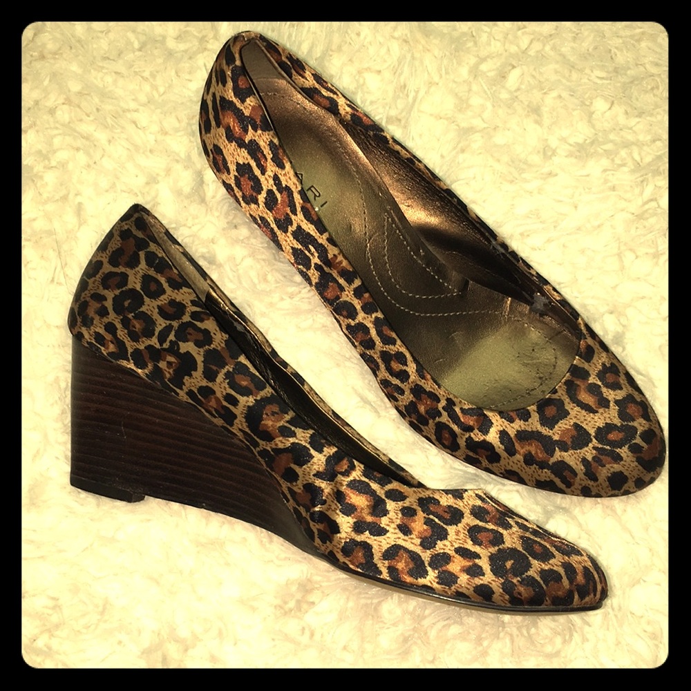 Leopard print wedges